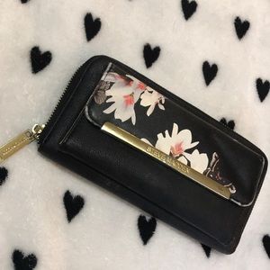 Steve Madden wallet! 🌟